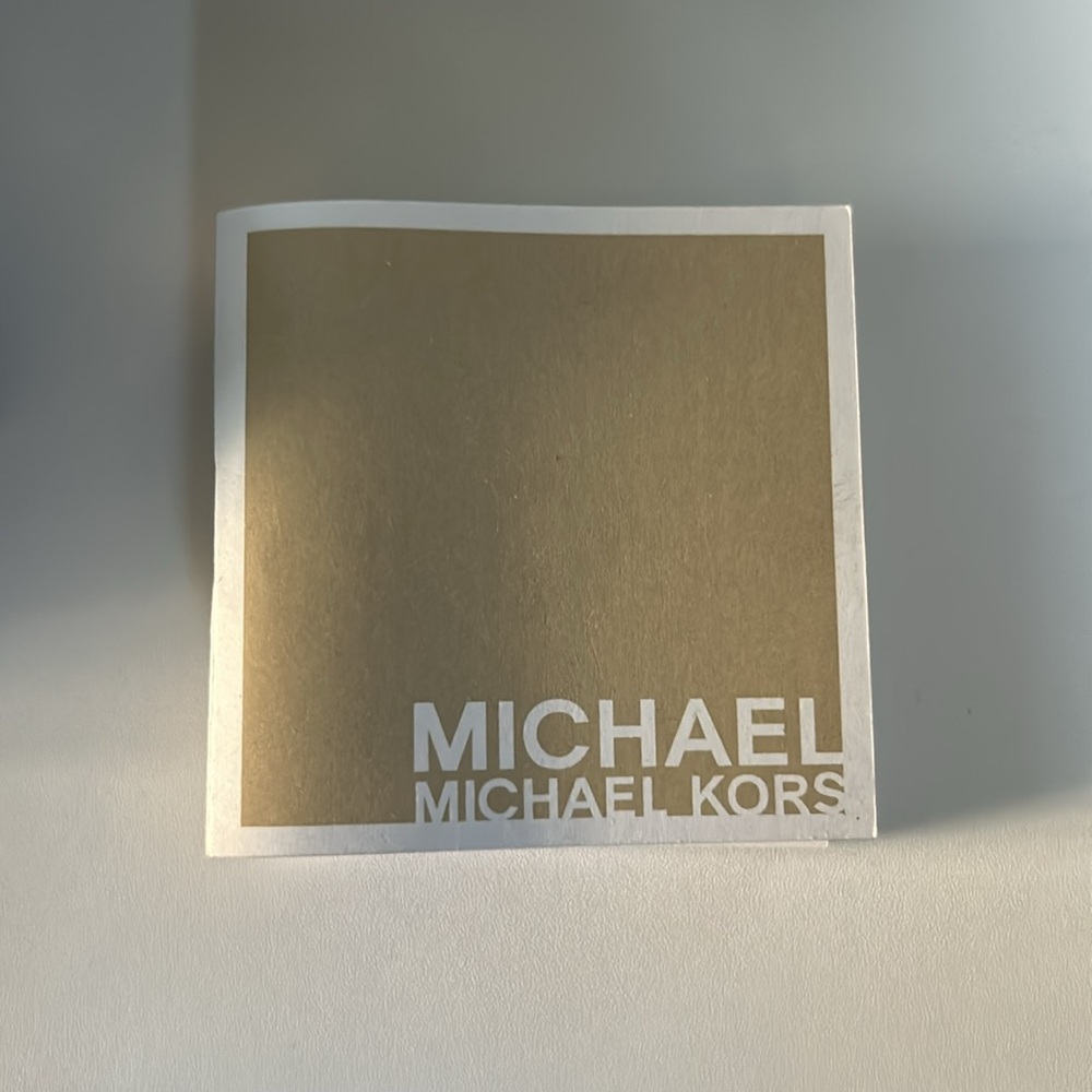 Michael Kors watch, in great construction, needs new batteries. - Picture 11 of 14